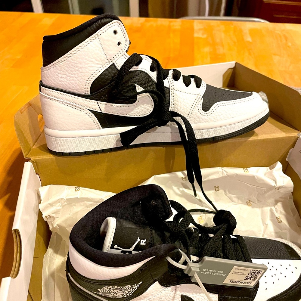 Air Jordan 1 mid-Split. black and white. Brand new, never worn, tags on.